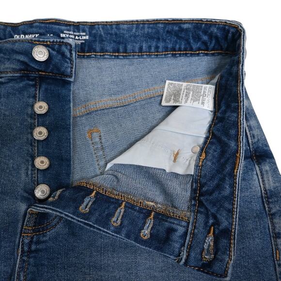 Old Navy Women's 14 Higher High-Rise Sky-Hi A-Line Short - Picture 7 of 9